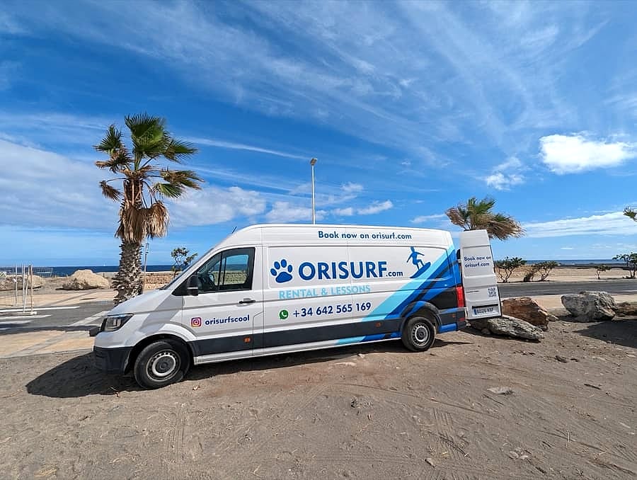 Ori-Surf-Van am Strand von El Médano