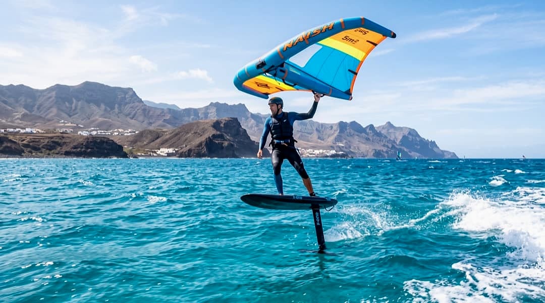 Wingfoil im Meer vor Teneriffa